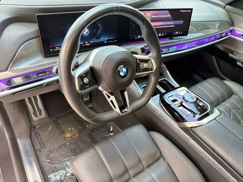 Used 2023 BMW 760i xDrive image 4