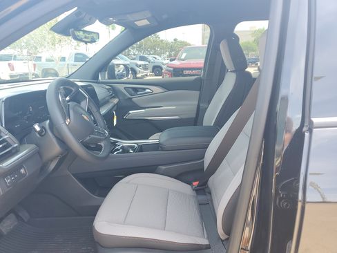 New 2026 Chevrolet Traverse LT w/ Driver Confidence Package FWD image 19
