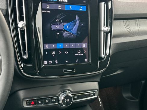 Used 2023 Volvo XC40 Recharge Ultimate w/ Protection Package Premier image 24