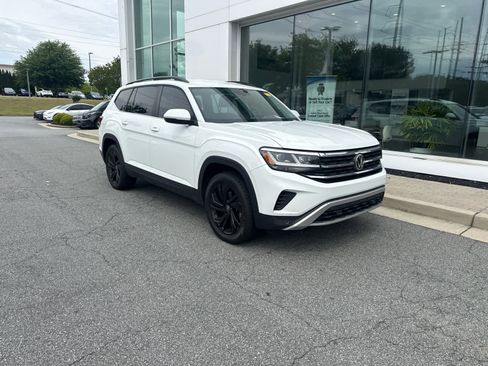 Used 2023 Volkswagen Atlas SE FWD image 2