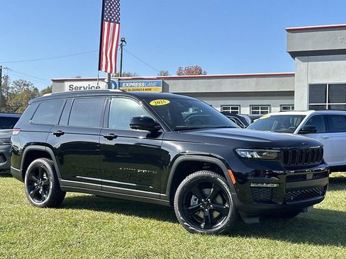 New 2025 Jeep Grand Cherokee L Limited w/ Luxury Tech Group II image 12