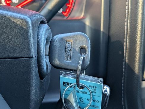 Used 2015 GMC Sierra 1500 Denali w/ Driver Alert Package image 29