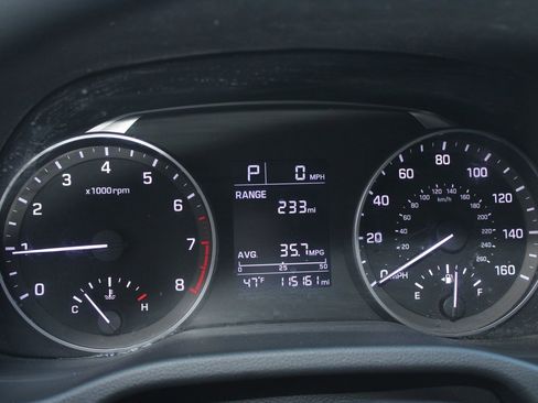 Used 2017 Hyundai Elantra SE image 9