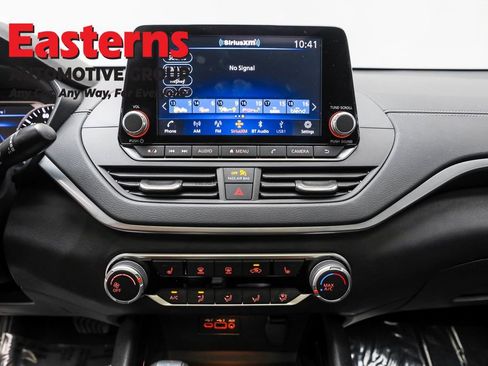 Used 2022 Nissan Altima 2.5 SV w/ SV Premium Package AWD/4WD image 12