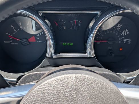 Used 2005 Ford Mustang Deluxe image 24