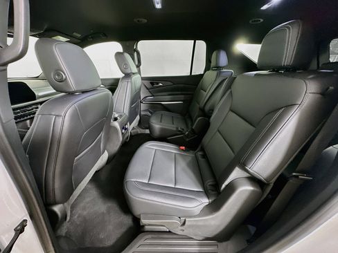 Used 2026 Chevrolet Traverse LT FWD image 28