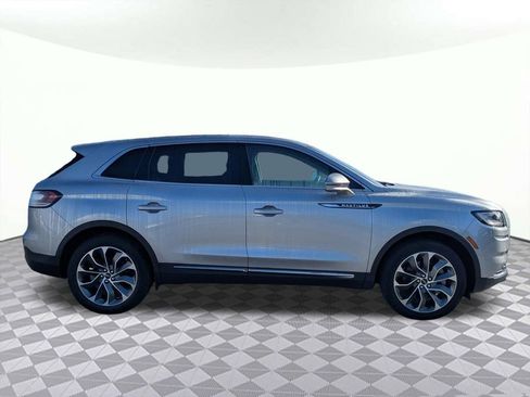 Used 2022 Lincoln Nautilus Reserve w/ Luxury Package FWD image 2