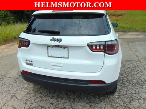 Certified 2025 Jeep Compass Latitude w/ Altitude Special Edition AWD/4WD image 19