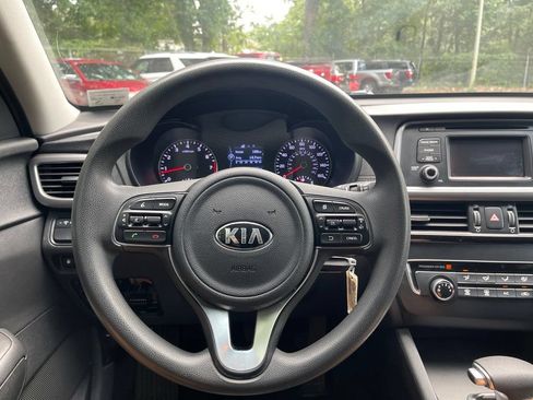 Used 2017 Kia Optima LX FWD image 16