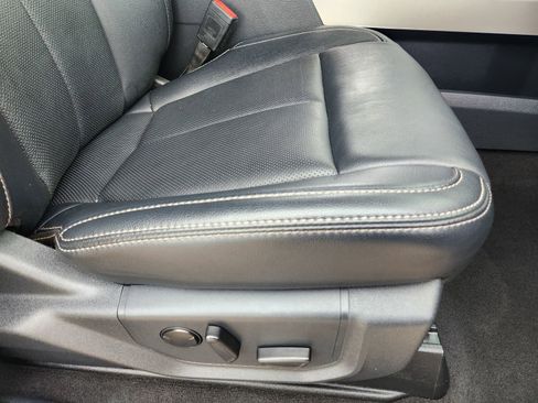 Used 2022 Ford F250 Lariat w/ Lariat Value Package image 27