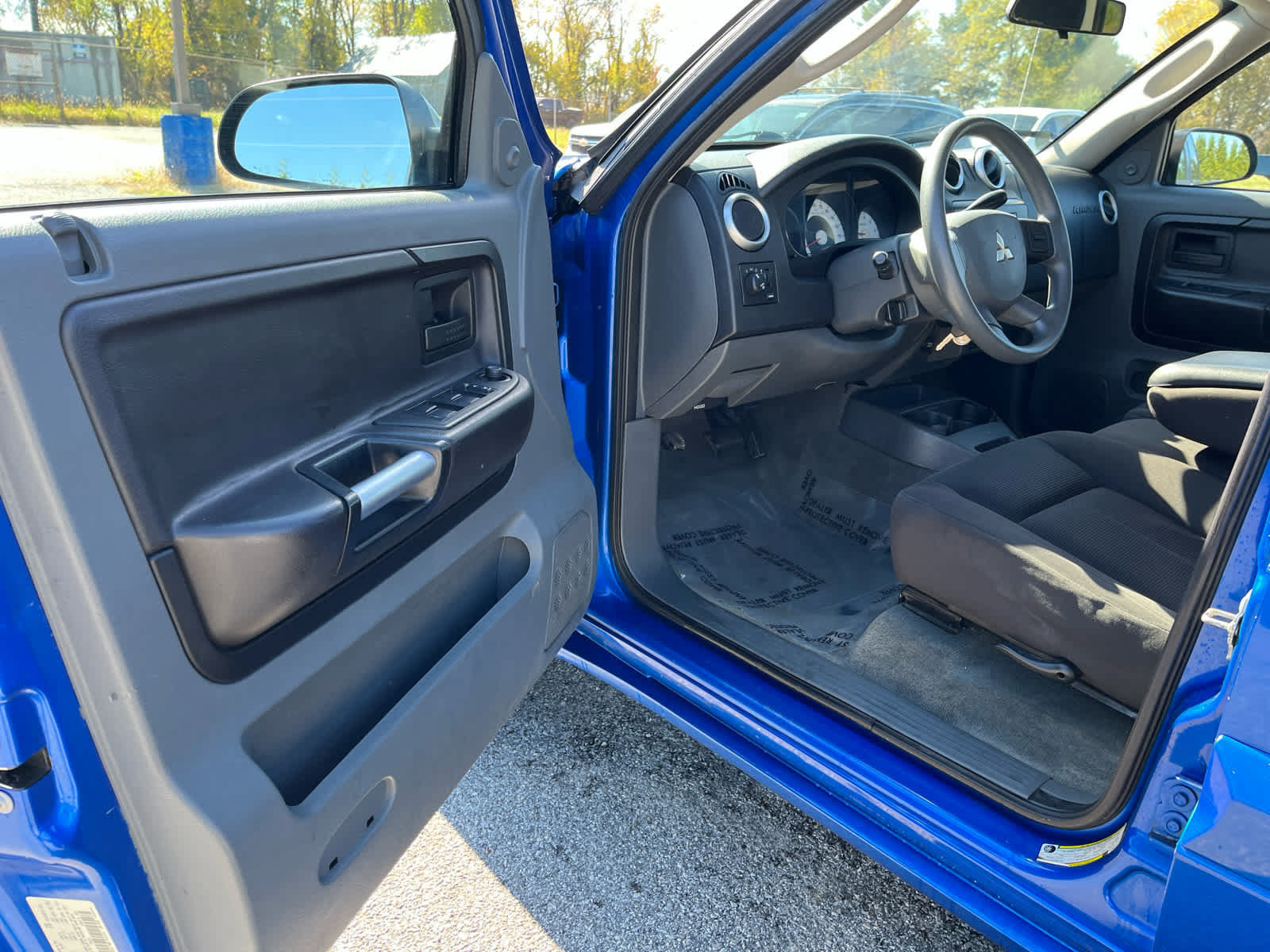 Used 2007 Mitsubishi Raider LS AWD/4WD image 9