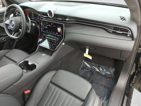 Used 2025 Maserati Grecale Modena AWD/4WD image 22