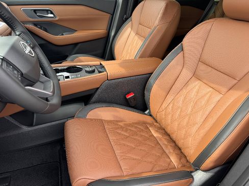 New 2026 Nissan Rogue Platinum image 17