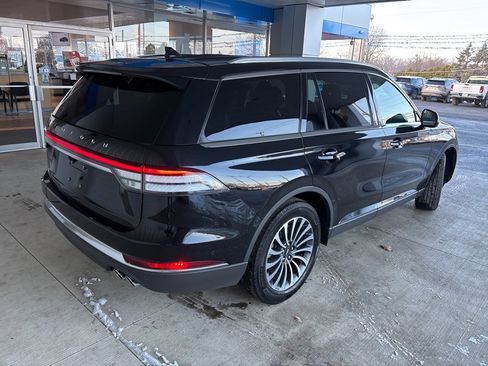 Used 2024 Lincoln Aviator Reserve image 5