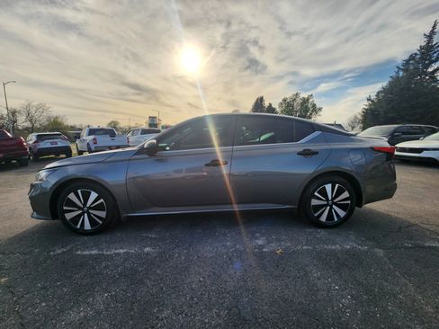 Used 2021 Nissan Altima 2.5 SV image 4