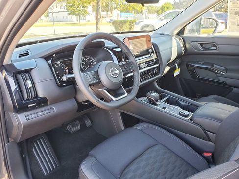 New 2025 Nissan Pathfinder SV image 22