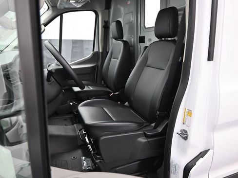New 2026 Ford Transit 250 148 Medium Roof RWD image 8