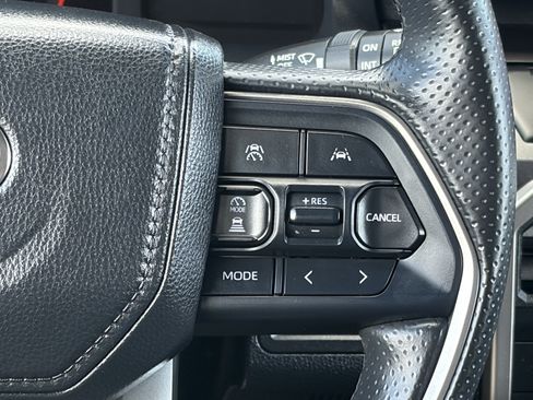 Certified 2025 Toyota 4Runner SR5 AWD/4WD image 19