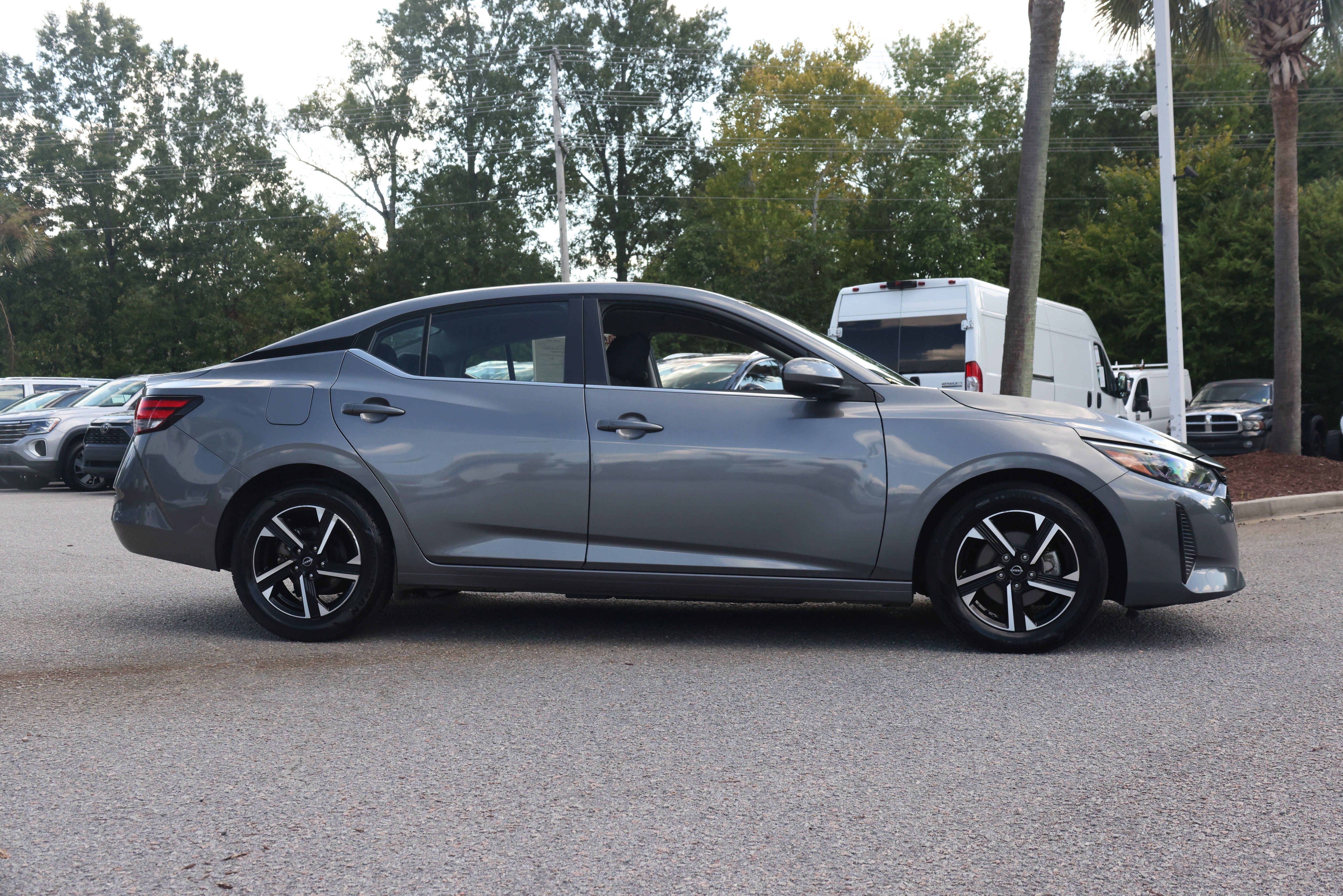 Used 2024 Nissan Sentra SV FWD image 6