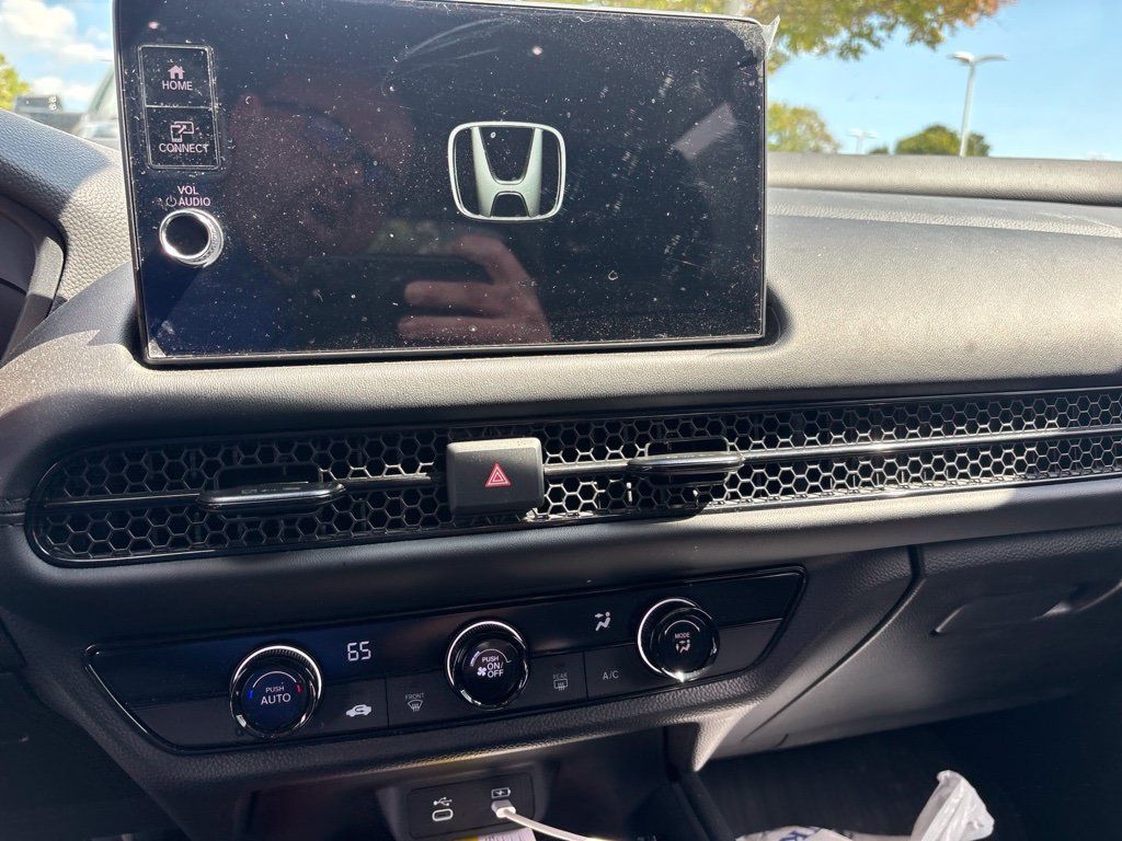 Used 2026 Honda HR-V LX image 9
