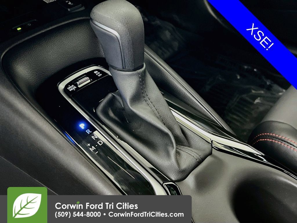 Used 2025 Toyota Corolla XSE FWD image 10