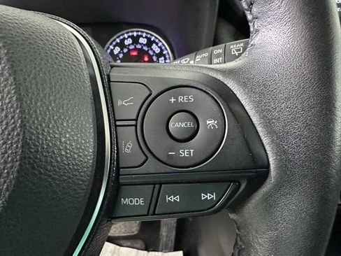 Used 2020 Toyota RAV4 XLE Premium image 23