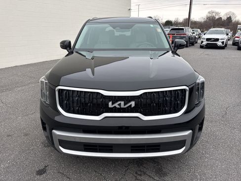 Used 2023 Kia Telluride EX image 2