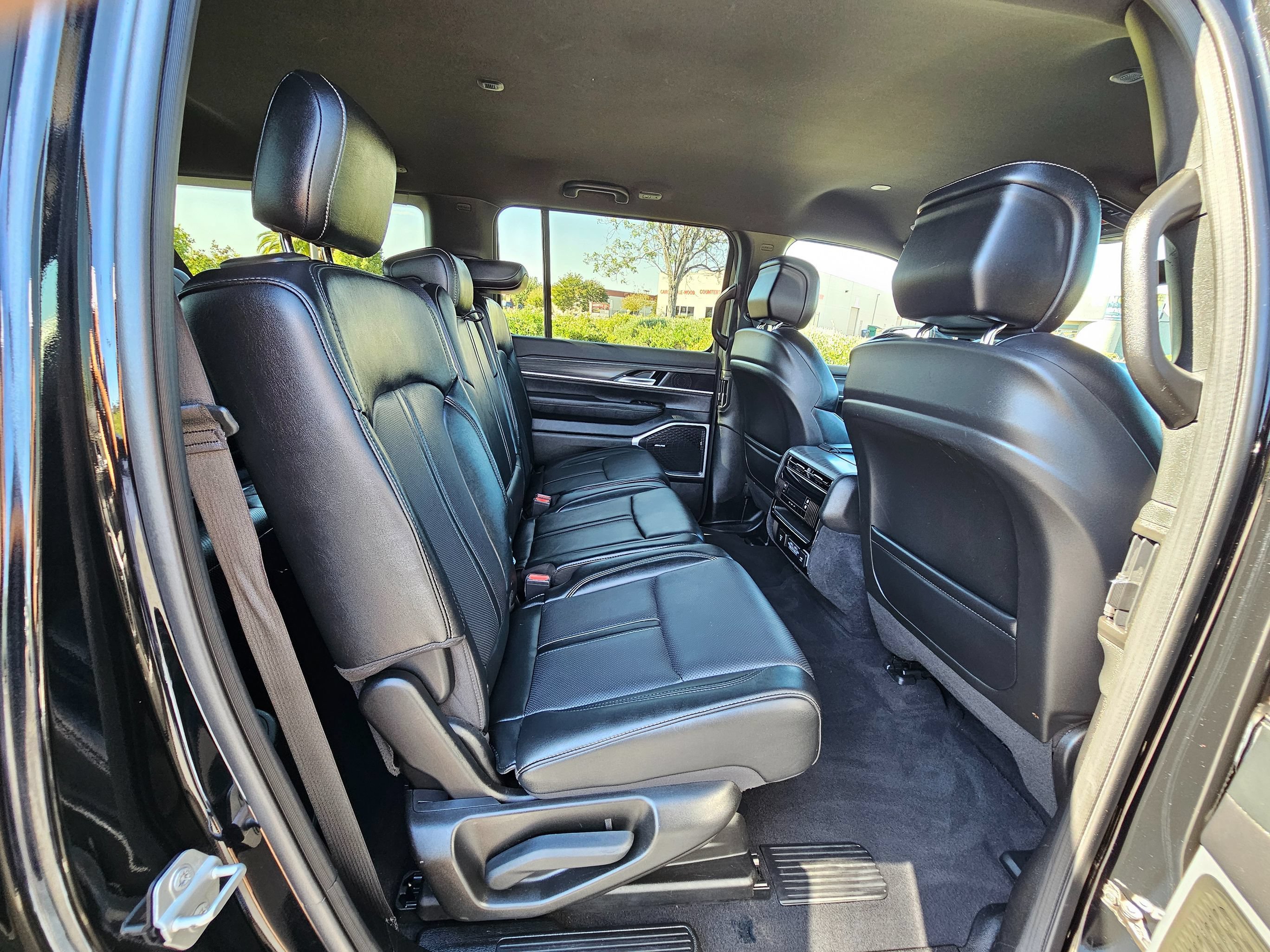 Used 2024 Jeep Wagoneer L Series II w/ Flexible Seating Group AWD/4WD image 30