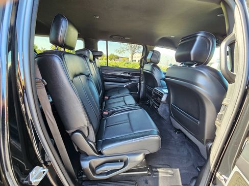 Used 2024 Jeep Wagoneer L Series II w/ Flexible Seating Group AWD/4WD image 30