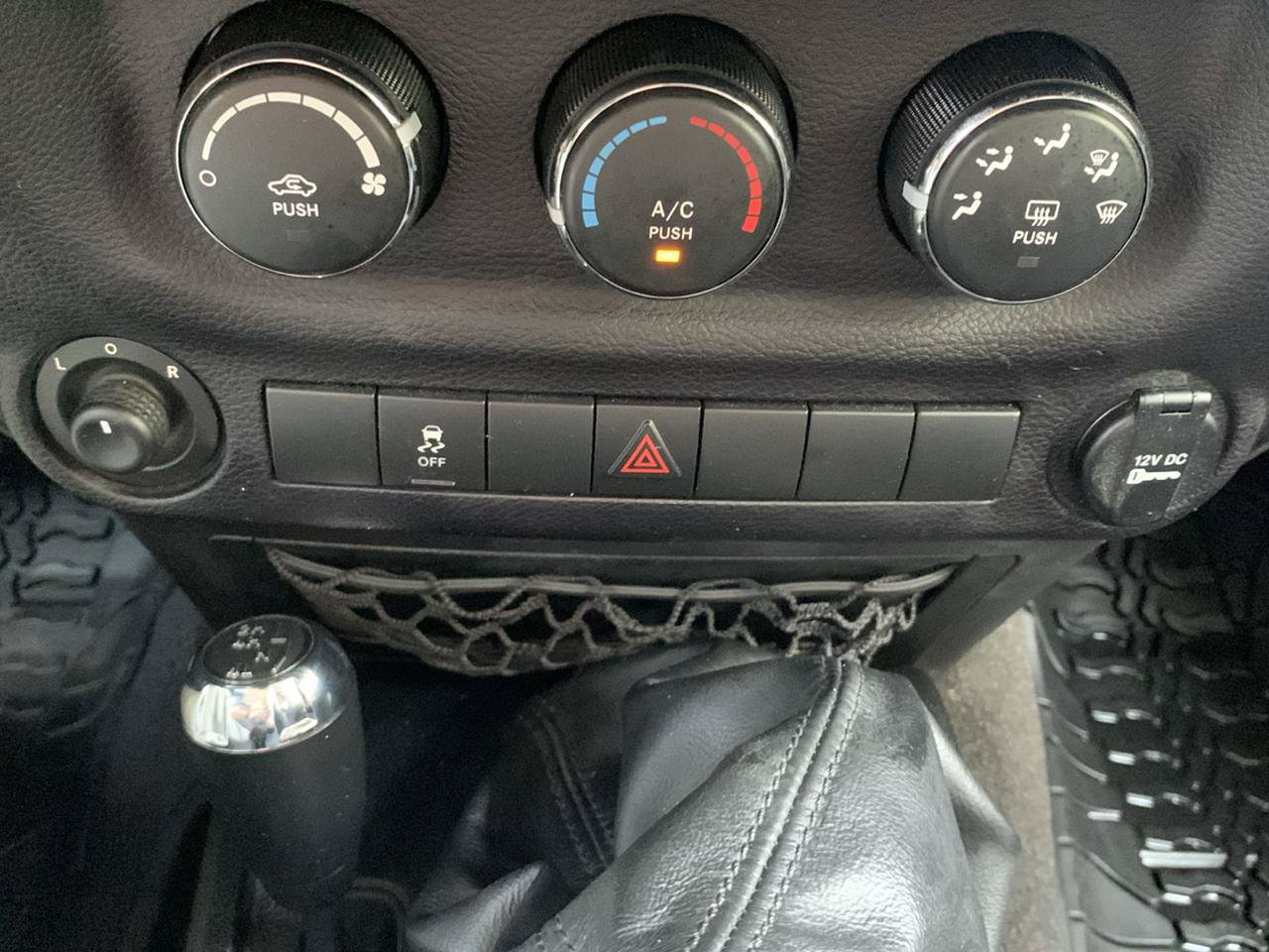 Used 2015 Jeep Wrangler Sport AWD/4WD image 13