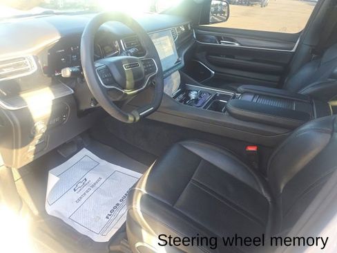 Used 2023 Jeep Wagoneer Series III w/ Convenience Group I image 23