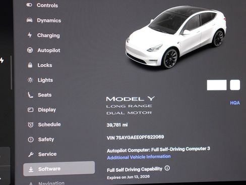 Used 2023 Tesla Model Y Long Range image 11