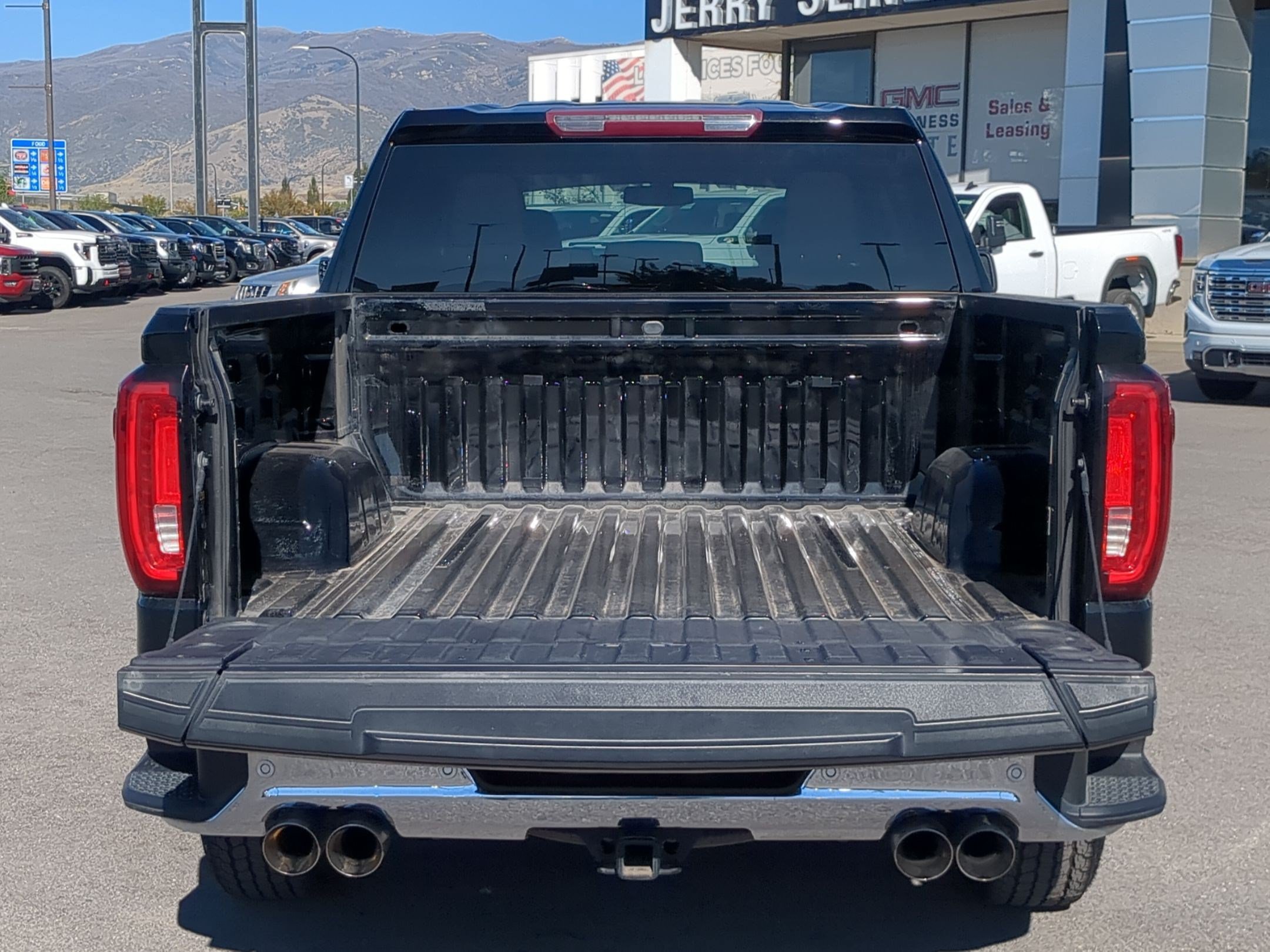 Used 2020 GMC Sierra 1500 SLT w/ Driver Alert Package I AWD/4WD image 33