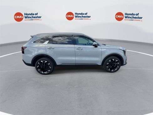 Used 2025 Kia Sorento EX AWD/4WD image 9