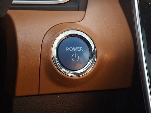 Used 2021 Toyota Avalon Limited image 24