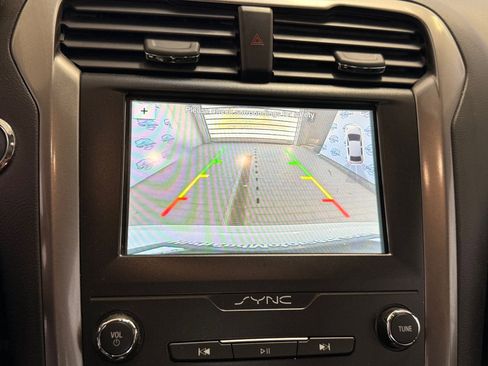 Used 2019 Ford Fusion SE image 31