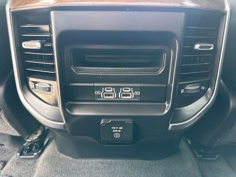 Used 2022 RAM 1500 Laramie AWD/4WD image 36
