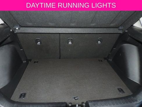 Used 2024 Hyundai Venue SEL FWD image 12