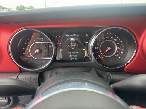 Used 2021 Jeep Wrangler Unlimited Rubicon AWD/4WD image 12
