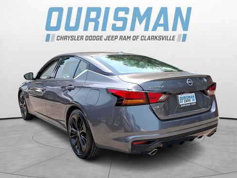 Used 2024 Nissan Altima 2.5 SR FWD image 4