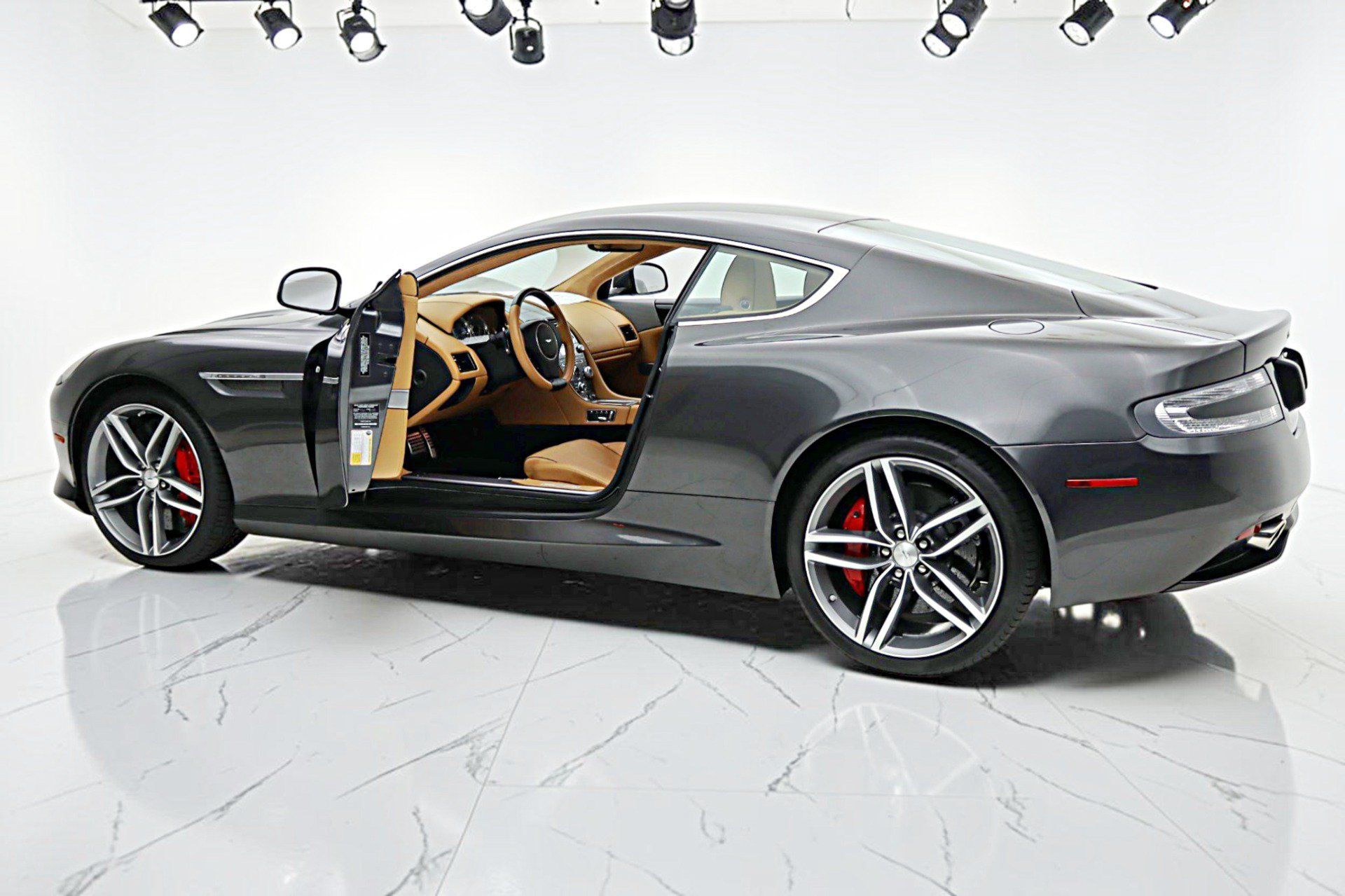 Used 2012 Aston Martin Virage Coupe RWD image 7