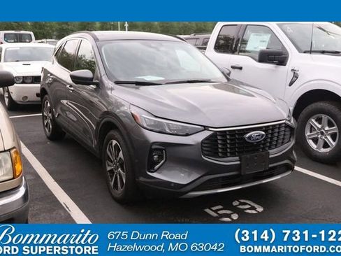 Used 2023 Ford Escape Platinum w/ Premium Technology Package image 1