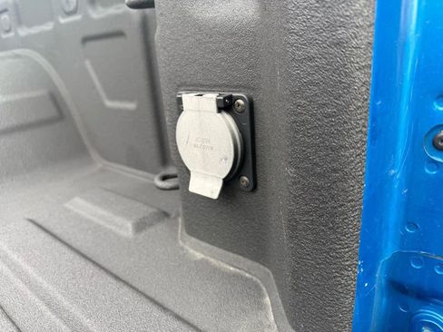 Used 2023 GMC Sierra 1500 AT4 w/ Technology Package image 14