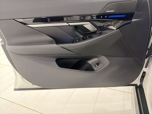 Used 2024 BMW 530i xDrive w/ Premium Package image 10