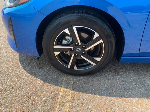 Used 2025 Nissan Sentra SV FWD image 33
