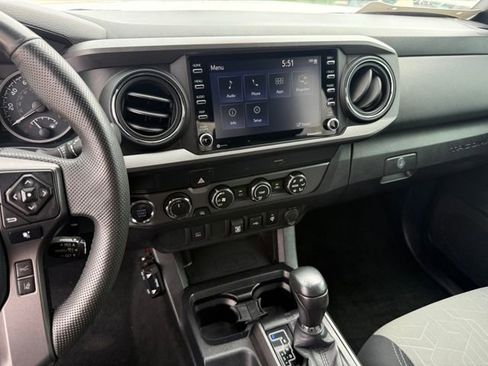 Used 2020 Toyota Tacoma TRD Off-Road AWD/4WD image 15