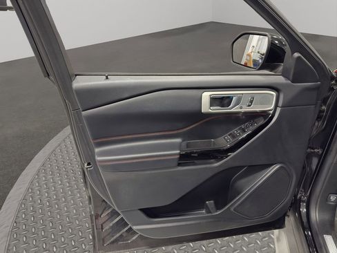 Used 2023 Ford Explorer ST-Line w/ Class IV Trailer Tow Package image 18