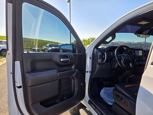 Used 2019 GMC Sierra 1500 AT4 w/ AT4 Premium Package AWD/4WD image 14