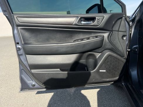 Used 2015 Subaru Legacy 2.5i Limited AWD/4WD image 12
