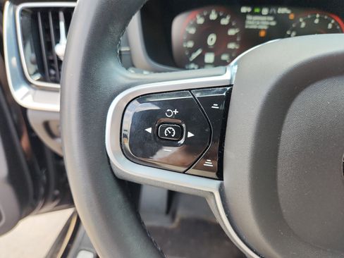 Used 2022 Volvo S60 B5 R-Design w/ Advanced Package image 20